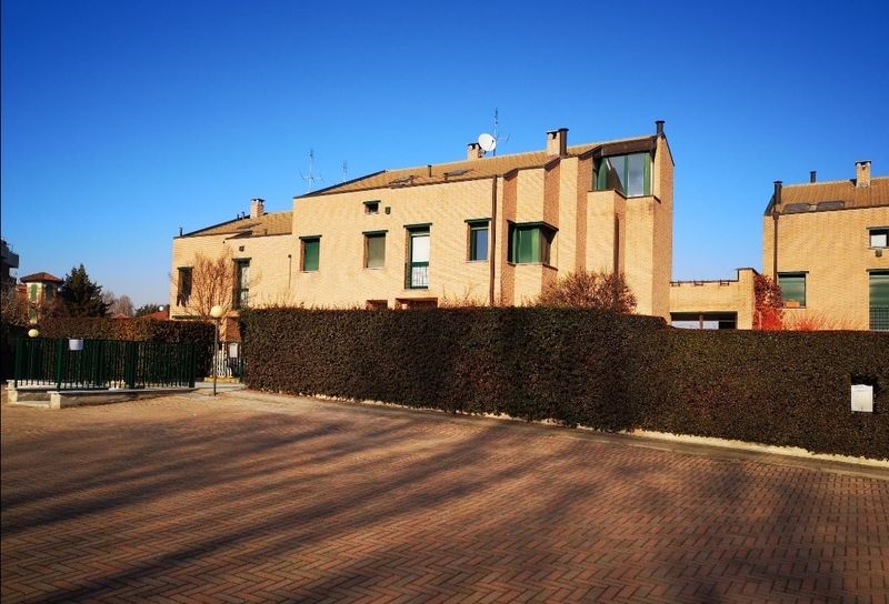 Asti – Villetta a Schiera